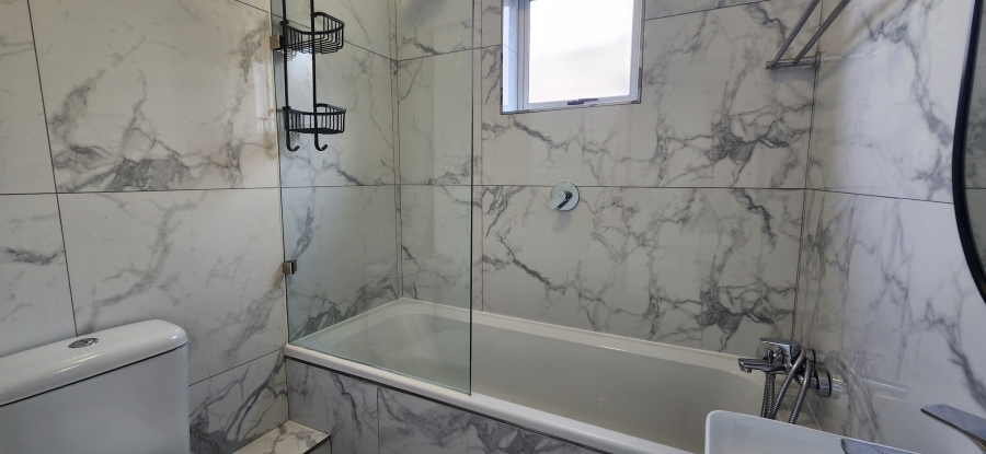 To Let 2 Bedroom Property for Rent in West Beach Western Cape